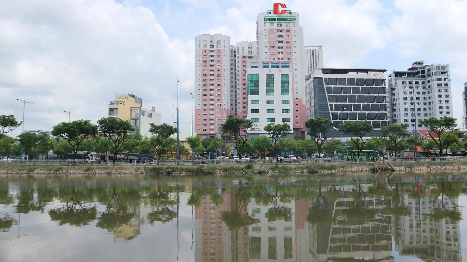 9Trip Stay In Central Garden District 1 Saigon Center Vietnam
